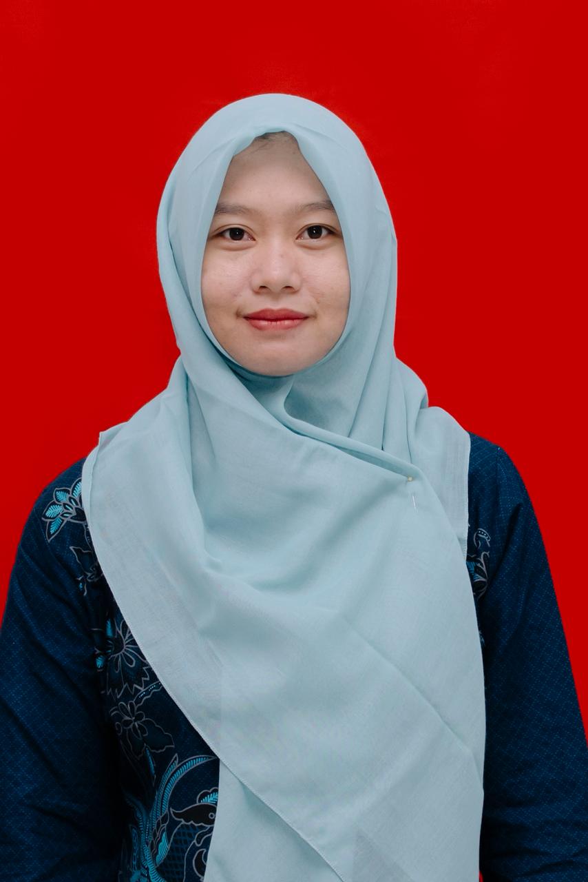 Lestika Dewi, S.Pd. (Guru Bhasa Indonesia kelas XII)